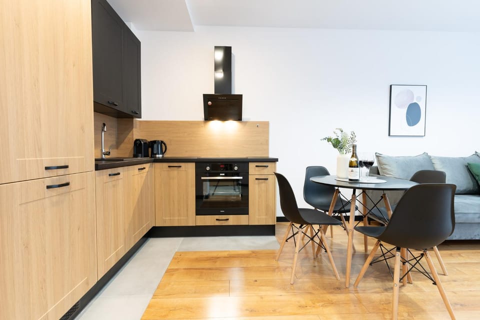 Kitchen or kitchenette, Dining area, stove