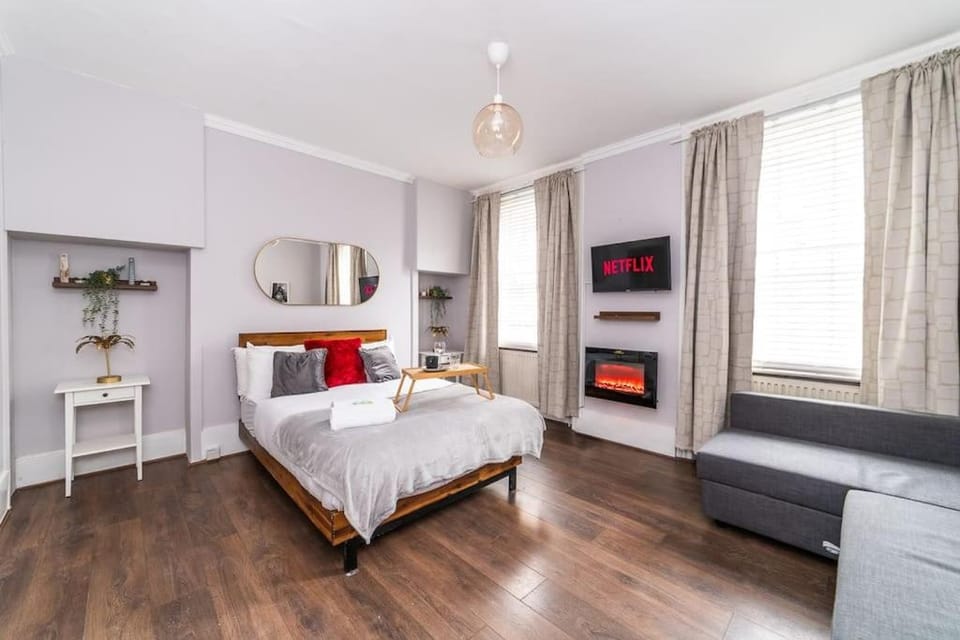 Living room, Bedroom