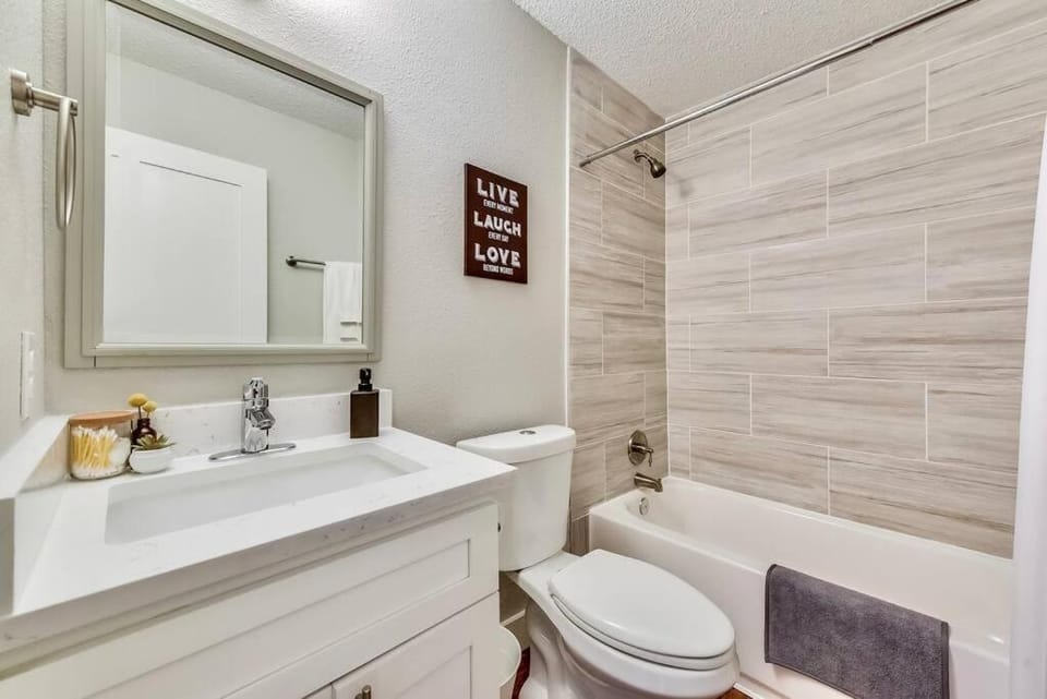 Global Cup Near Downtown Dallas - The Dapper Charm Apartment in Dallas
