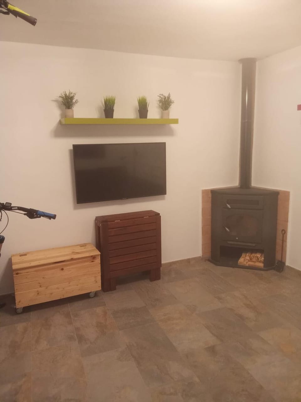 TV and multimedia, flat iron