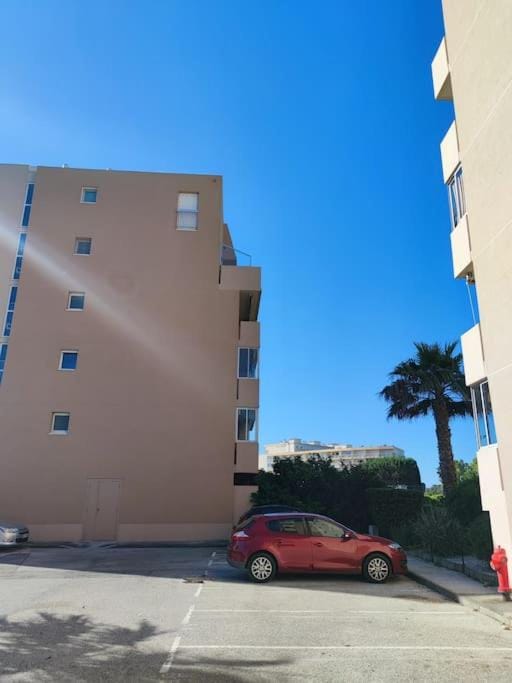 Studio 4 pers coeur du Lavandou 5mn à pied des plages Apartment in Le Lavandou