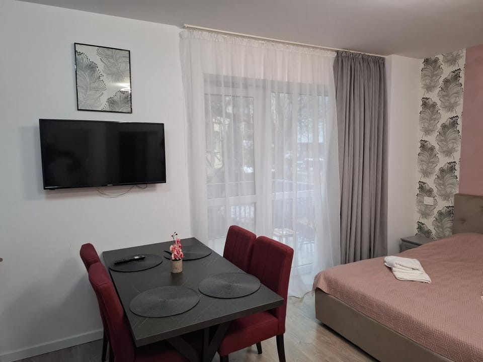 TV and multimedia, Dining area