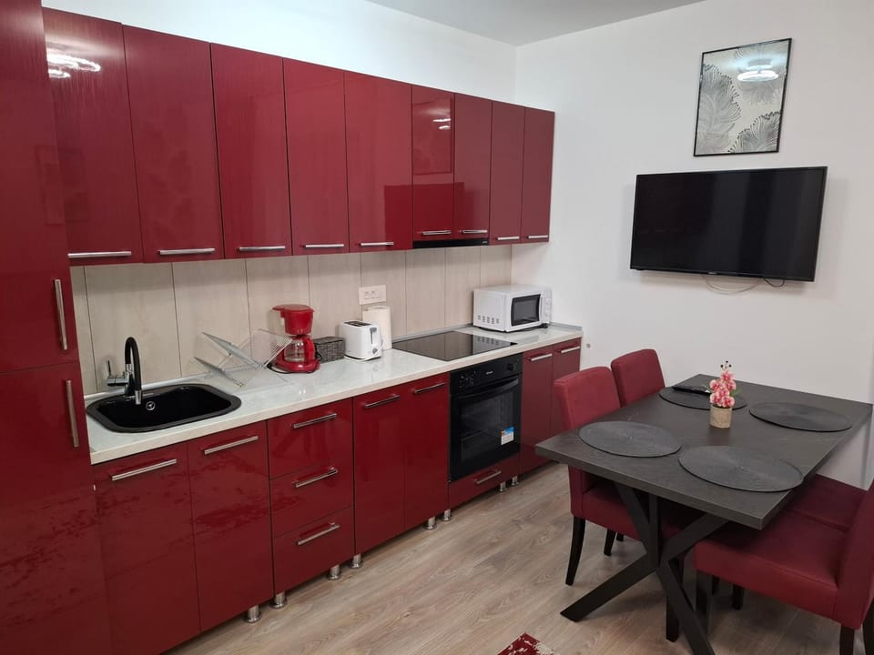 TV and multimedia, Kitchen or kitchenette, Dining area