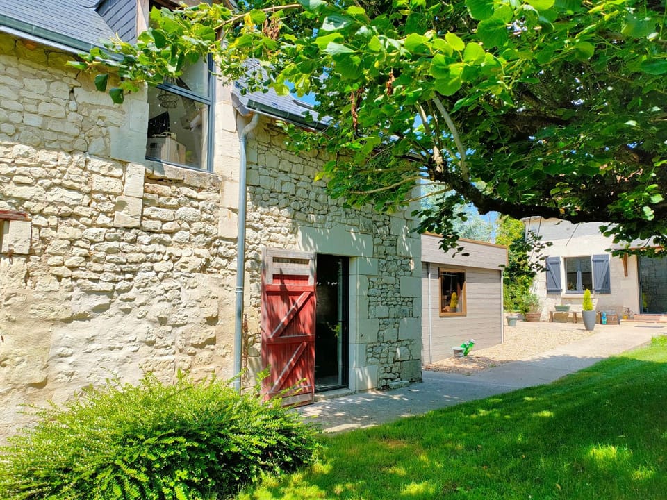 Gîte Les Raudières 3 étoiles - Piscine et Spa House in Centre-Val de Loire