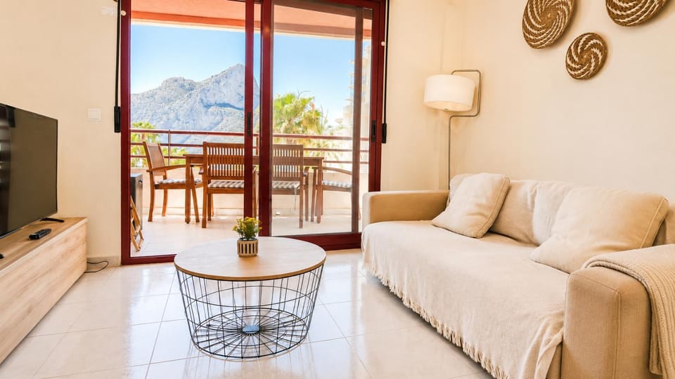 Mountain view, Sea view