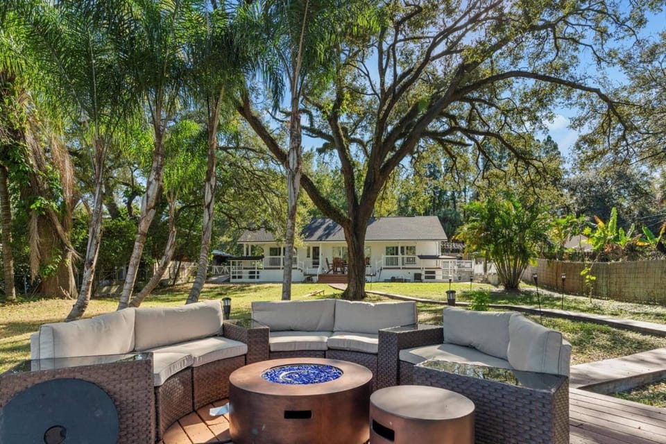 Hideout on the Hillsborough is a Gorgeous Renovated 3BR Pet Friendly Home on the Hillsborough River located in the North End of Seminole Heights House in Tampa