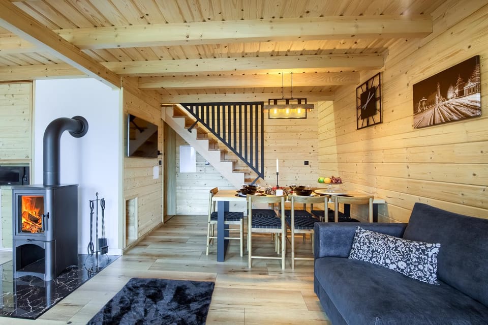 Kitchen or kitchenette, Living room, Seating area