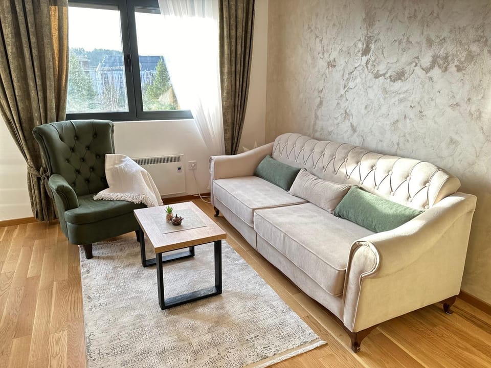 View (from property/room), Living room, Seating area