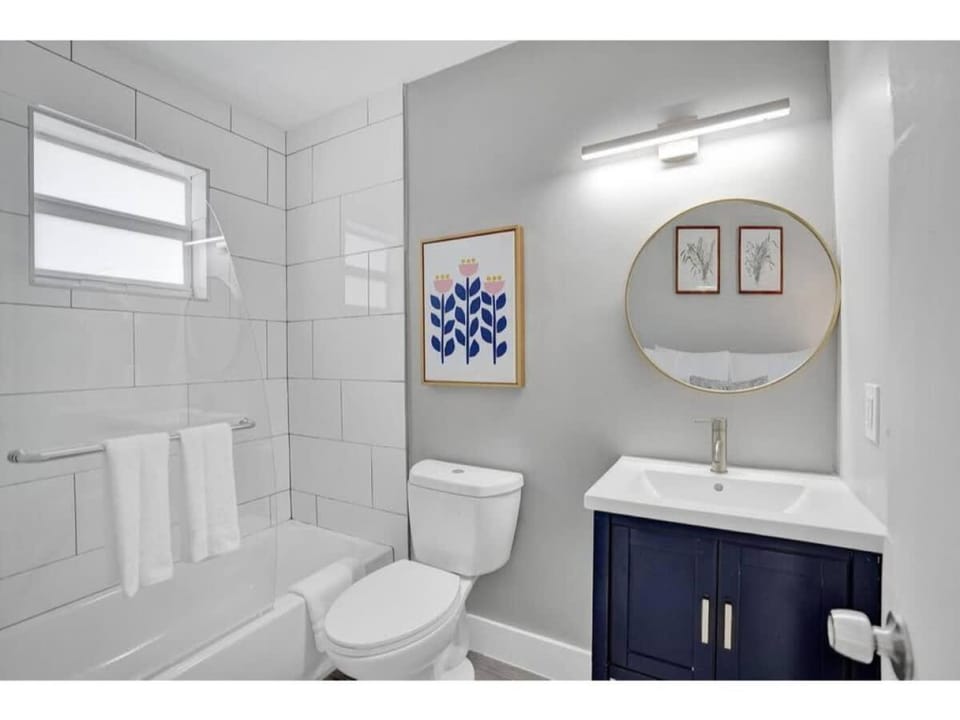 Rustic Retreats Cozy 1BR For 4 Guests Minutes From Las Olas Apartment in Fort Lauderdale