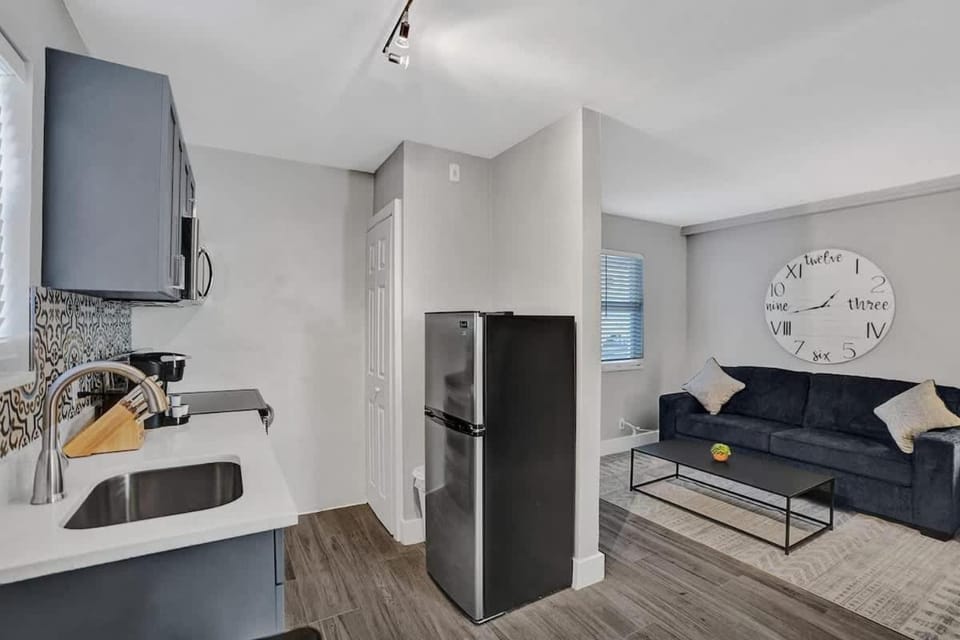 Rustic Retreats Cozy 1BR For 4 Guests In The Heart Of Fort Lauderdale Apartment in Fort Lauderdale