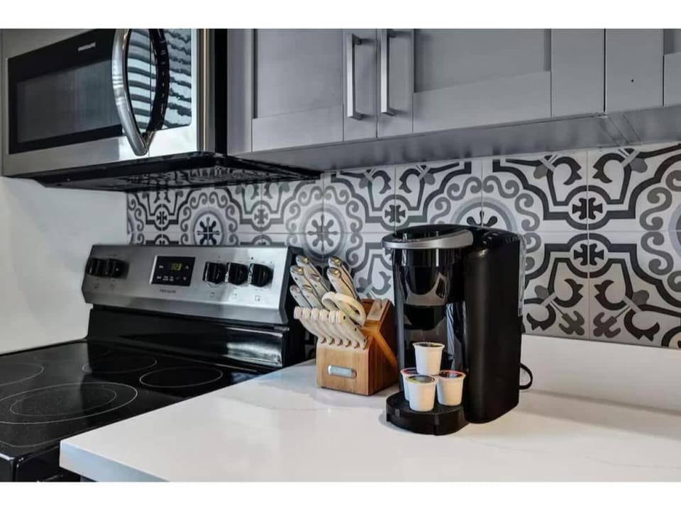 Rustic Retreats Modern 1BR for 2 guests in the heart of Fort Lauderdale Apartment in Fort Lauderdale