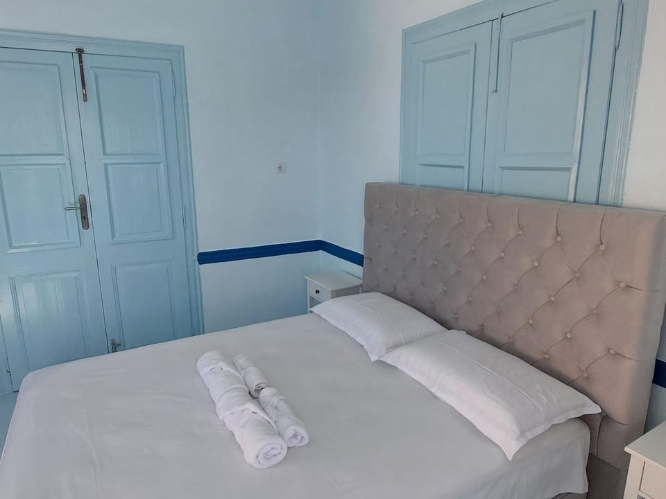 Bed, Photo of the whole room, Bedroom, towels, wardrobe