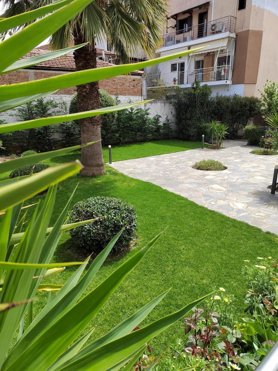Day, Garden view