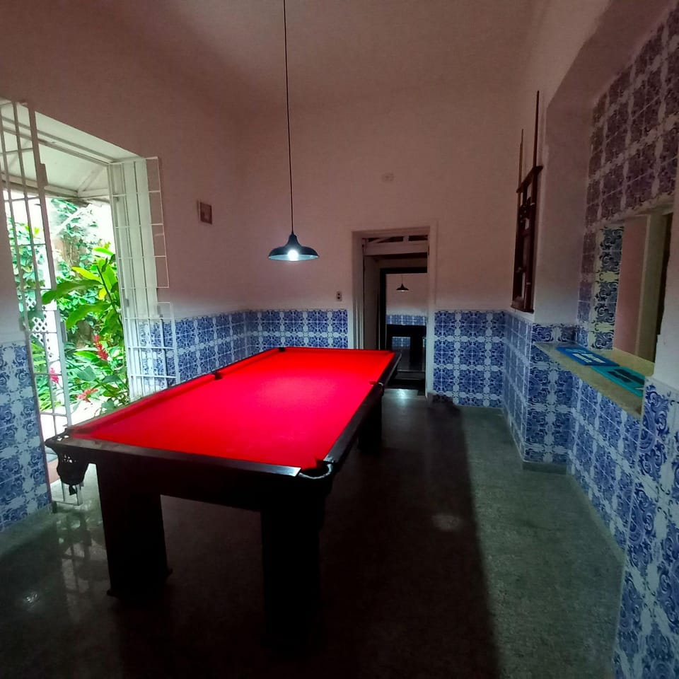 Billiard, Game Room
