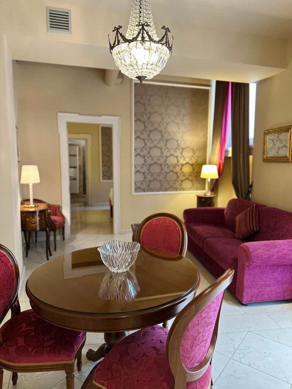 Living room, Seating area
