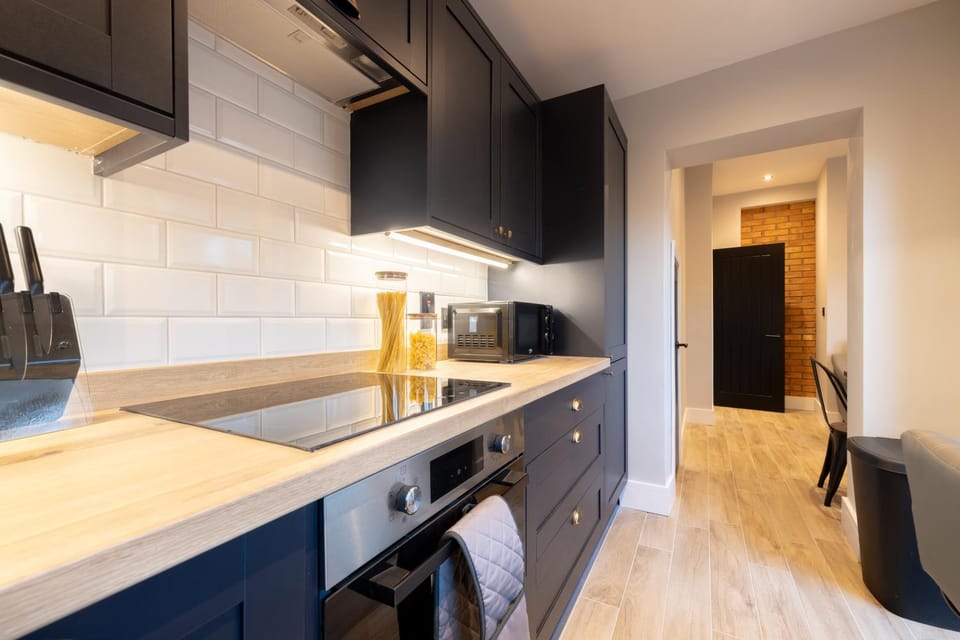 Kitchen or kitchenette, Dining area, dishwasher, minibar, pet friendly, stove, toaster