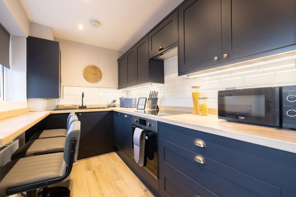 Kitchen or kitchenette, Seating area, dishwasher, minibar, pet friendly, stove, toaster