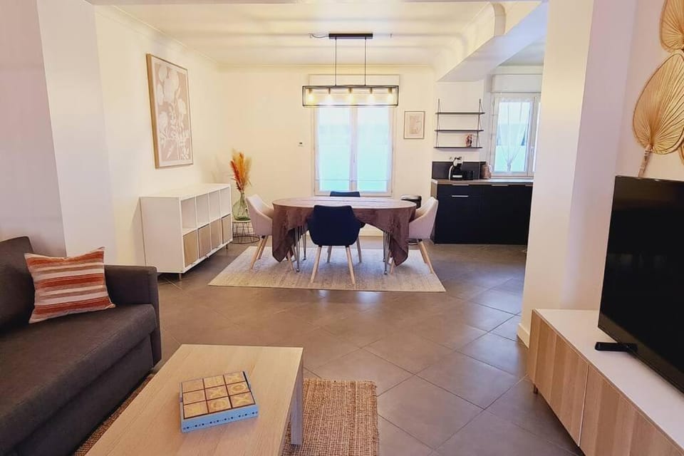 Appartement 2 pièces centre ville avec parking Apartment in Île-de-France