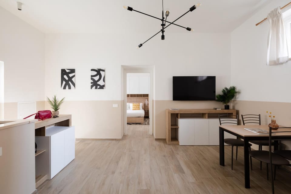 Communal lounge/ TV room, TV and multimedia, Dining area, Evening entertainment