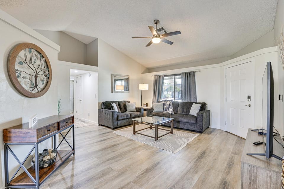 Near Spring Training! Peoria Gem w/ Pool & Hot Tub House in Glendale