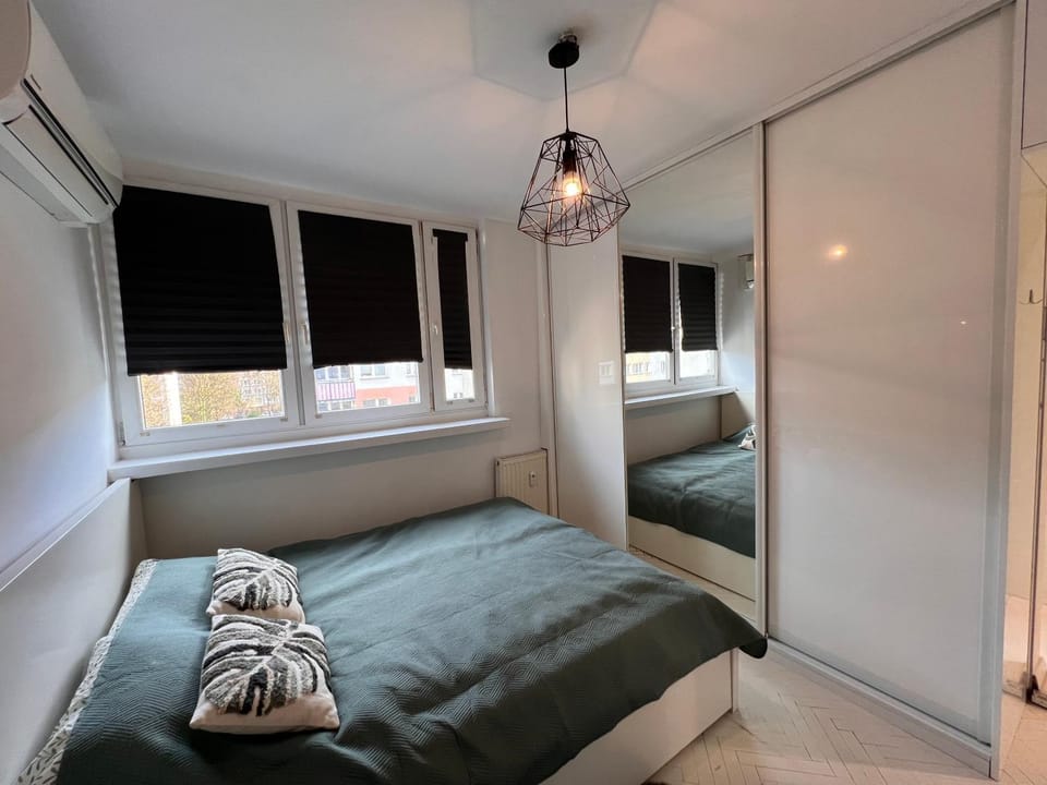 Bed, Seating area, Bedroom, wardrobe