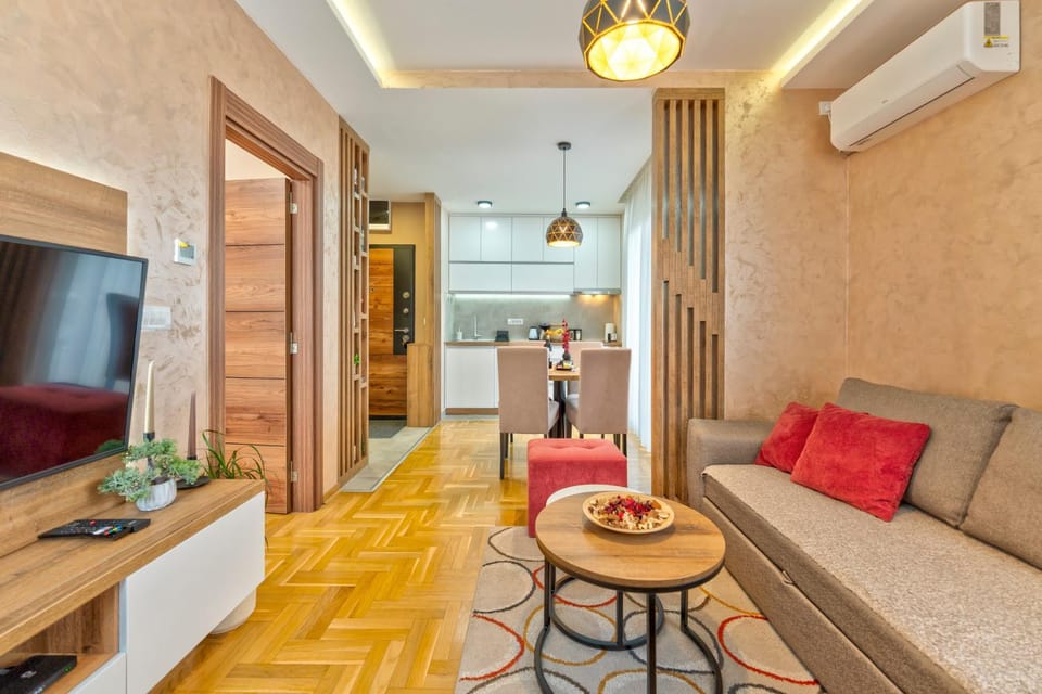 Communal lounge/ TV room, TV and multimedia, Seating area, Dining area, Evening entertainment, air conditioner