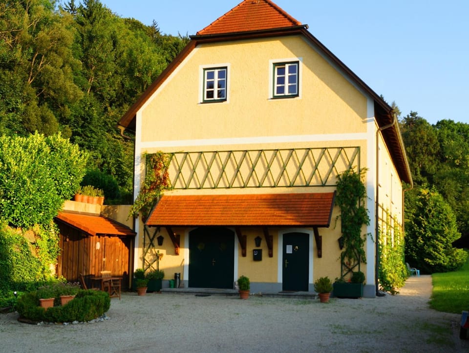 Property building, Facade/entrance