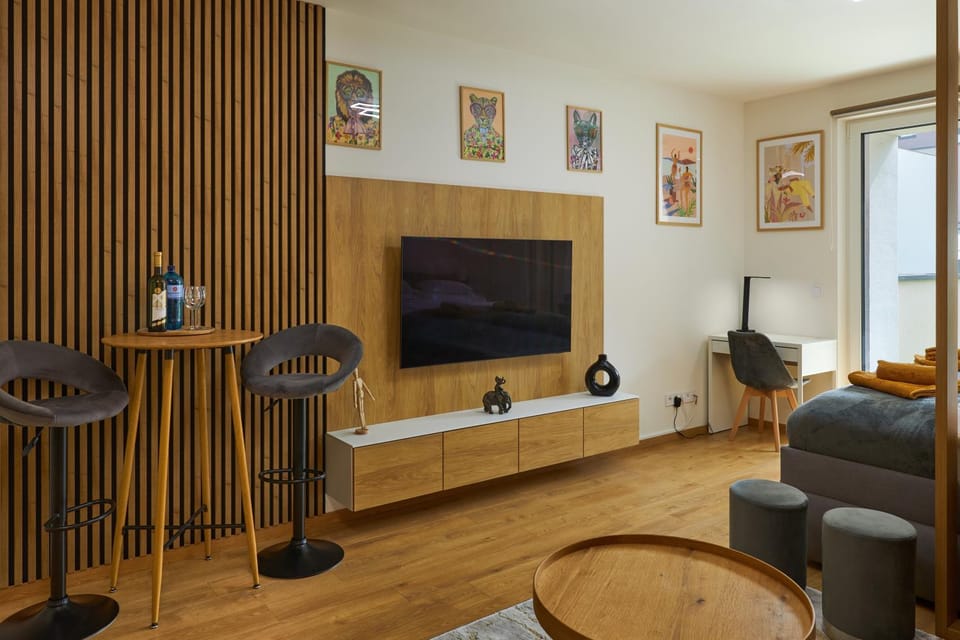 TV and multimedia, oven