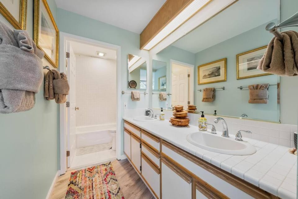 Shower, Bathroom, towels