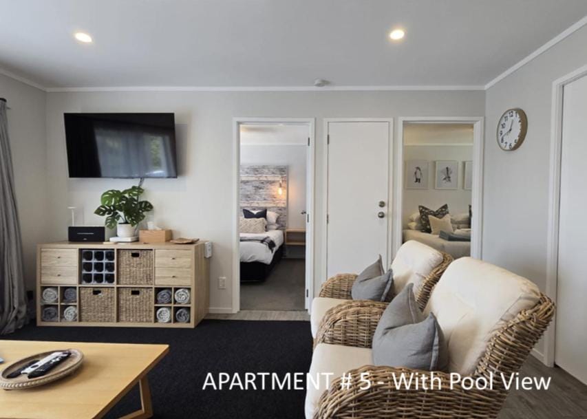Stay n Play n Russell Apartment in Northland