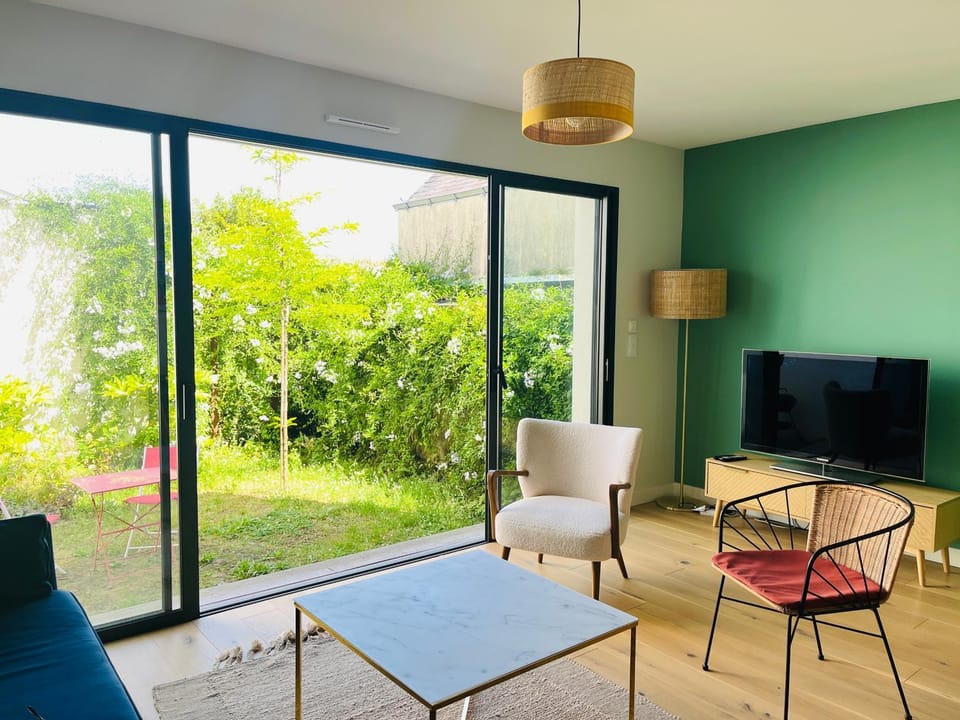 Maison neuve 3 chambres Nantes - confort pour famille & amis, wifi, parking House in Saint-Herblain