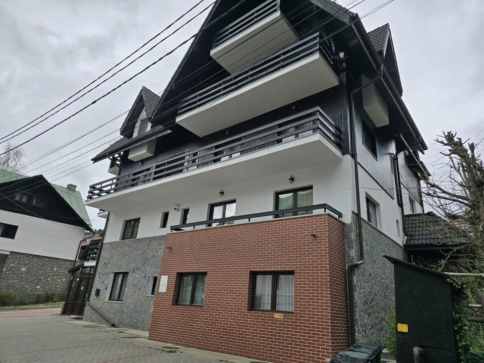 Property building, Street view
