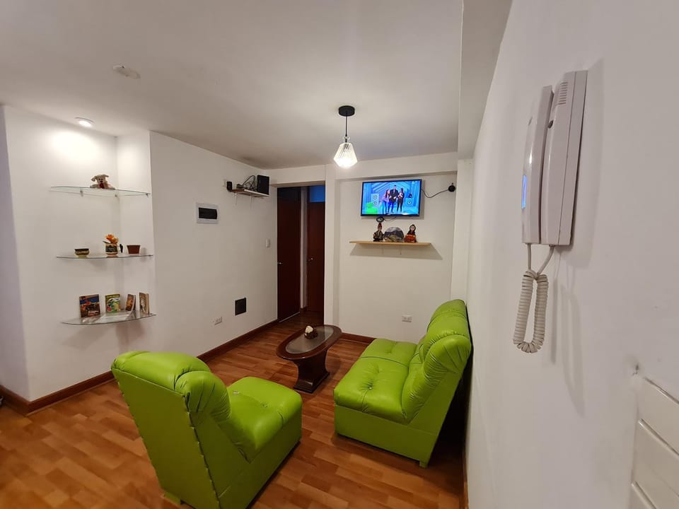 Communal lounge/ TV room
