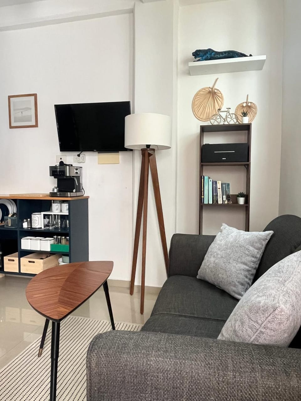 TV and multimedia, Kitchen or kitchenette, Living room