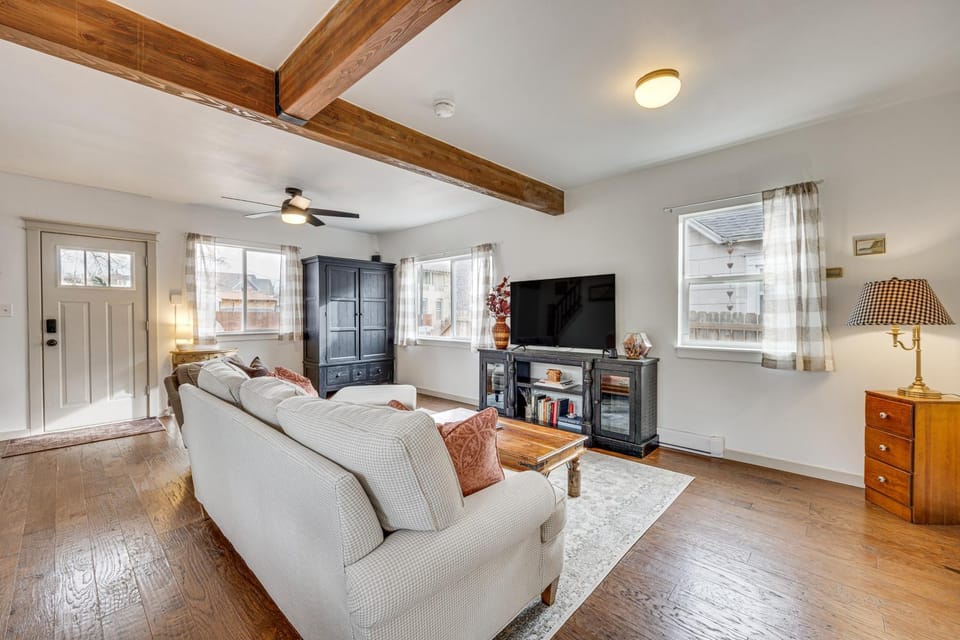 Colorado Springs Home: Balcony w/ Mountain Views! House in Colorado Springs