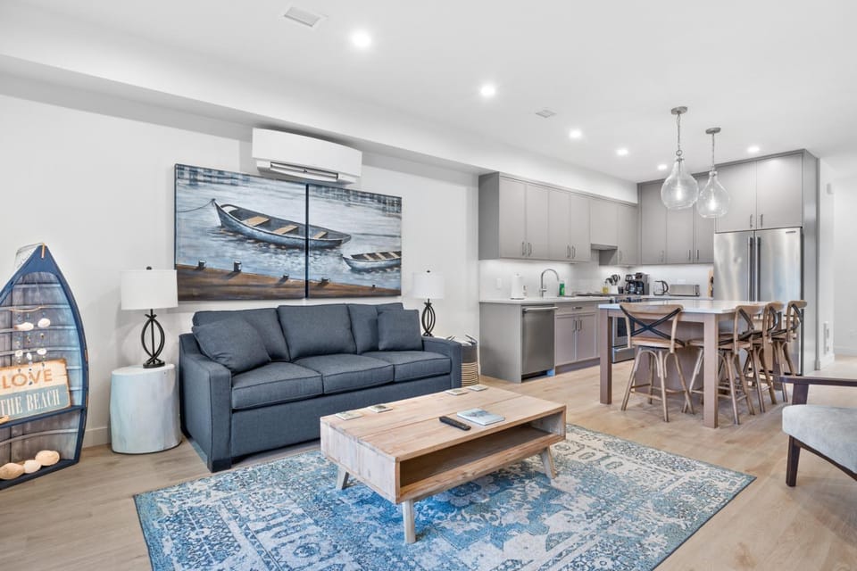 Kitchen or kitchenette, Living room, Seating area, Dining area, dishwasher, minibar, oven, stove, toaster