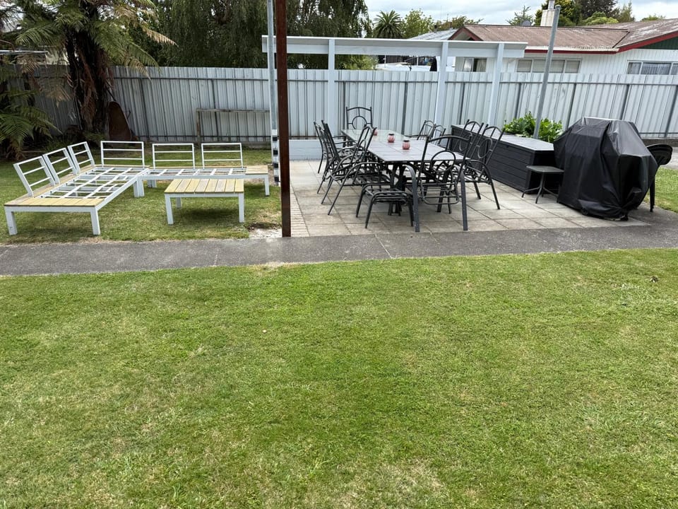 Garden, Dining area