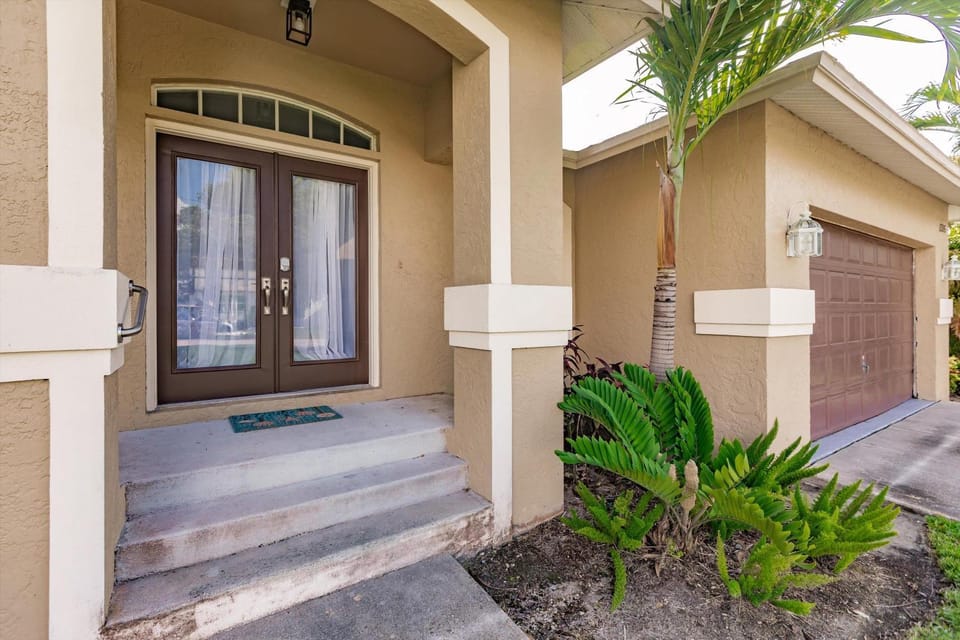1395 Marco Island House in Marco Island