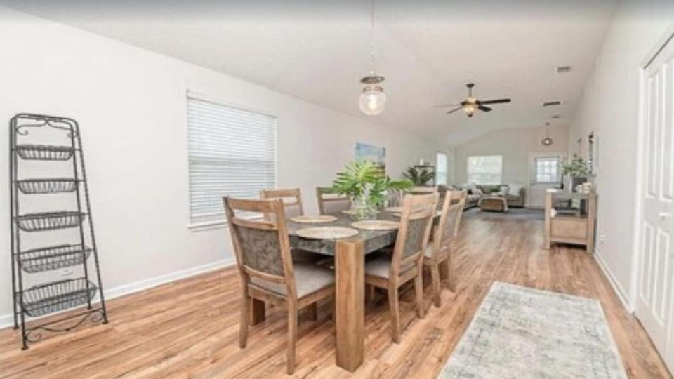 Bright 3BR Cottage near the Beach and Downtown House in Saint Augustine