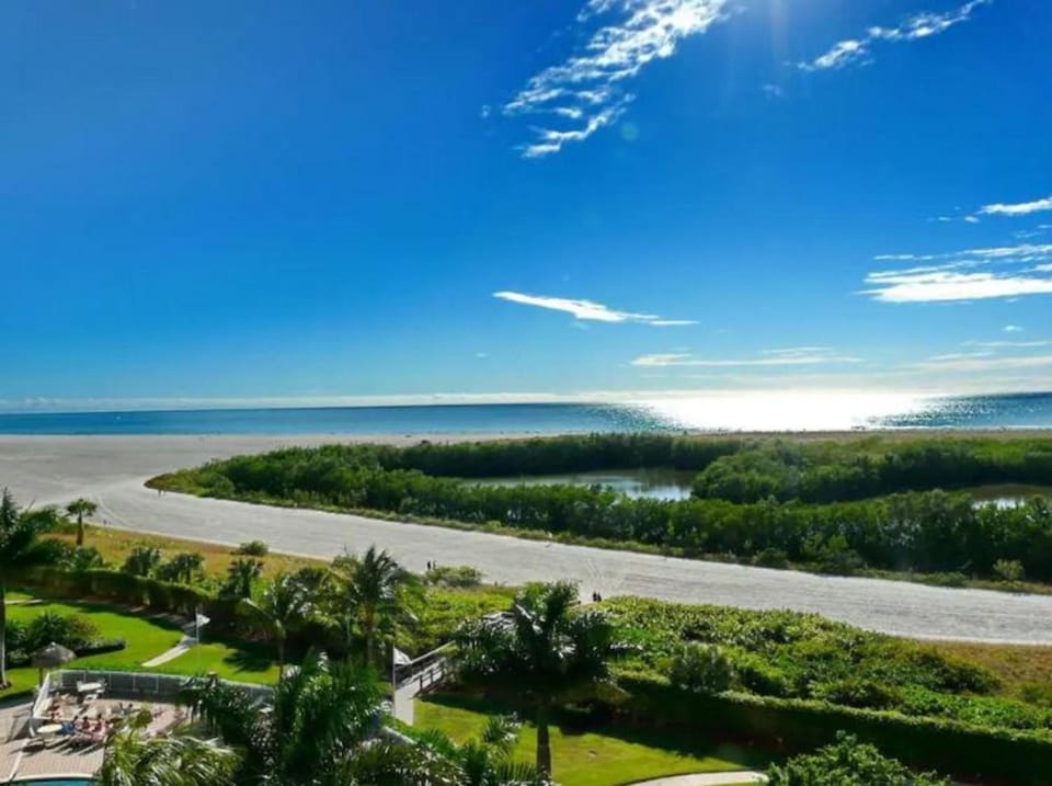 Beachfront South Seas Remodeled Paradise! House in Marco Island