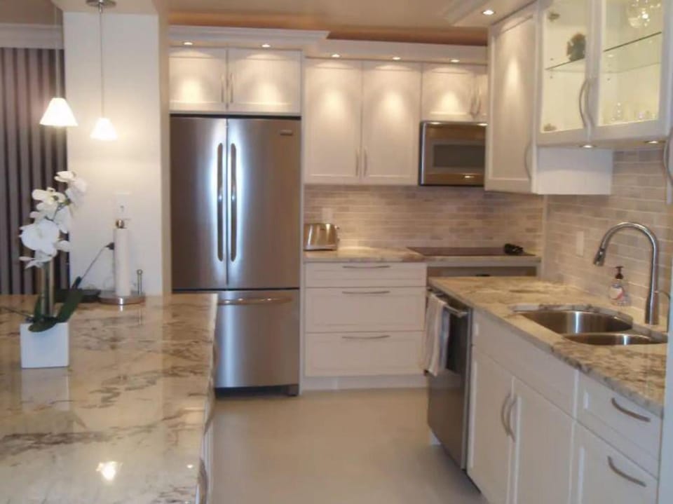 Beachfront South Seas Remodeled Paradise! House in Marco Island