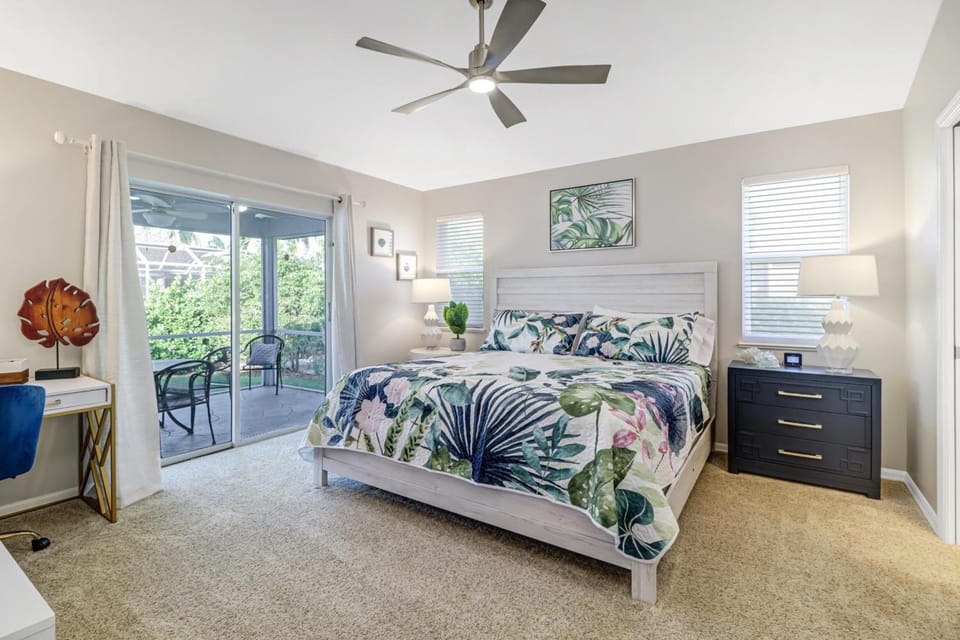 3BR Pristine House with Pool in Marco l Close to Beaches House in Marco Island