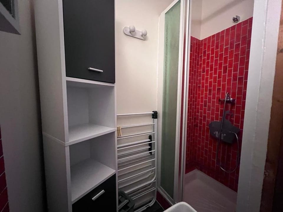 Studio Cabine Calme avec Balcon, Proche Navette et Station Les Angles - FR-1-593-100 Cabin in Catalonia