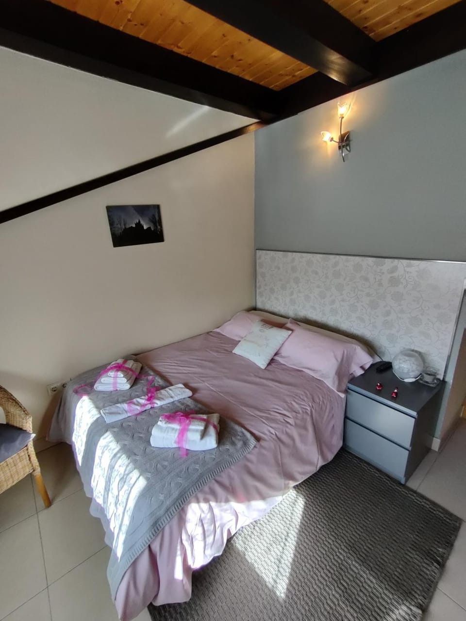Bed, Photo of the whole room