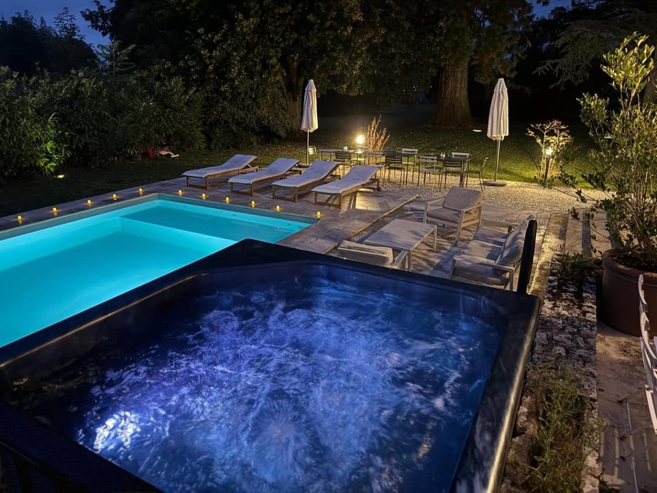 La Meslaysienne - Comfortable house, swimming pool Villa in Centre-Val de Loire