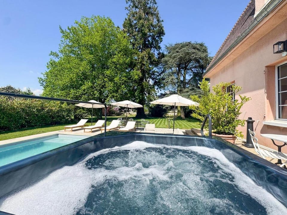La Meslaysienne - Comfortable house, swimming pool Villa in Centre-Val de Loire