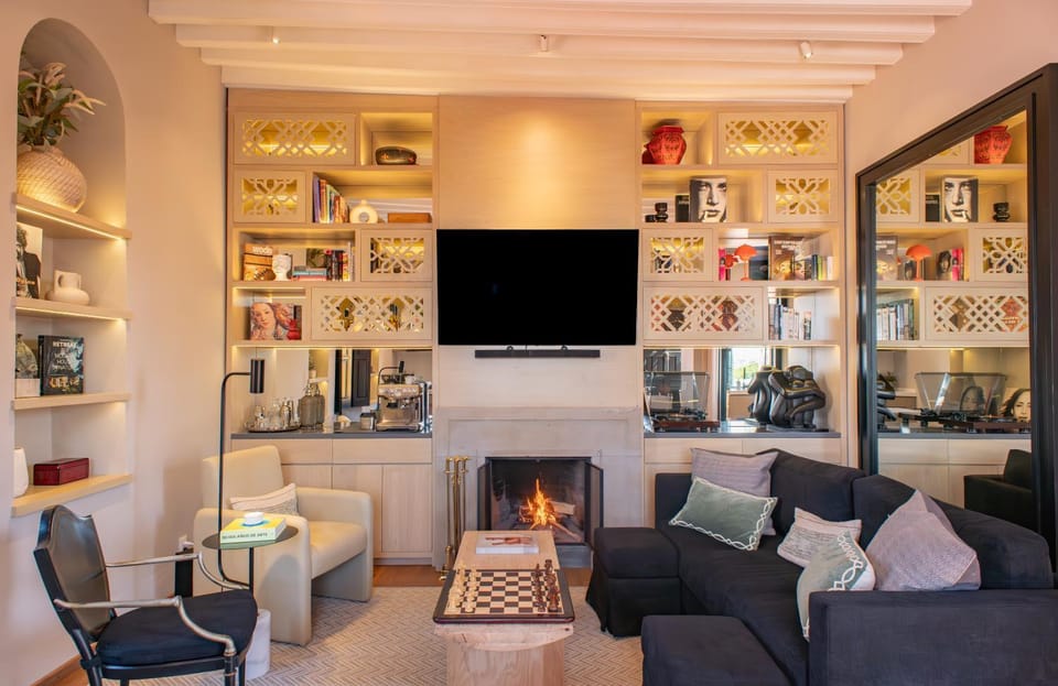 Communal lounge/ TV room, TV and multimedia, Living room