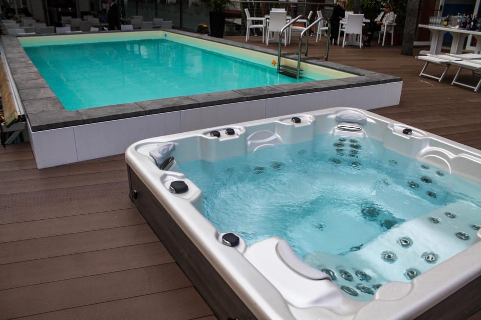 Balcony/Terrace, Swimming pool, Swimming pool