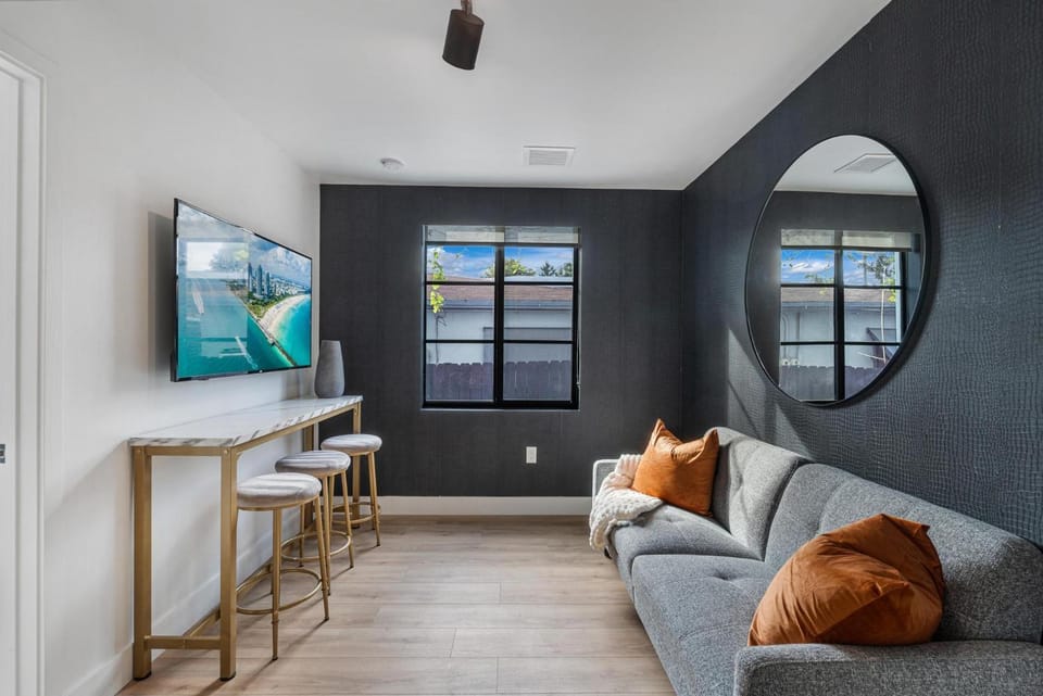 TV and multimedia, Seating area