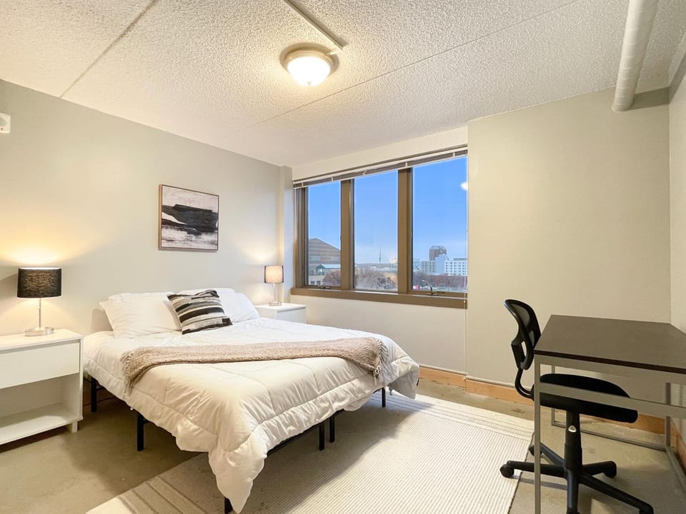 2 BR Short Uber to Dtwn NightlifeRestaurants Apartment in Des Moines